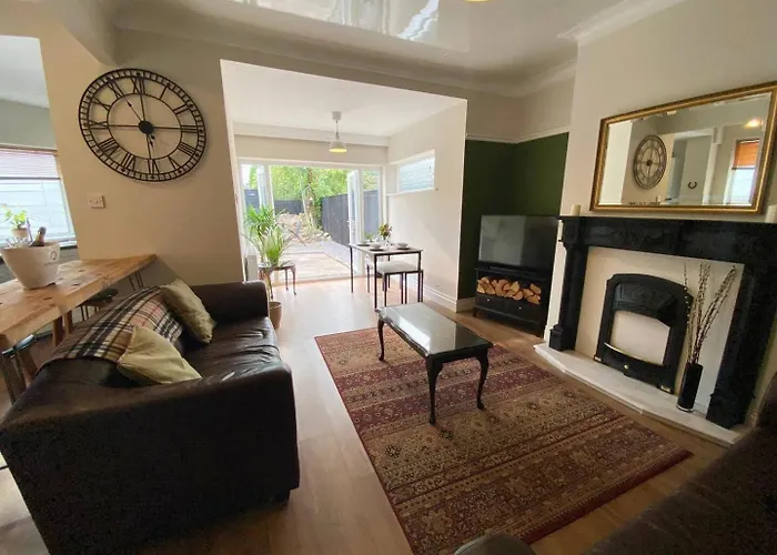 Spacious, Garden, Netflix, Near City