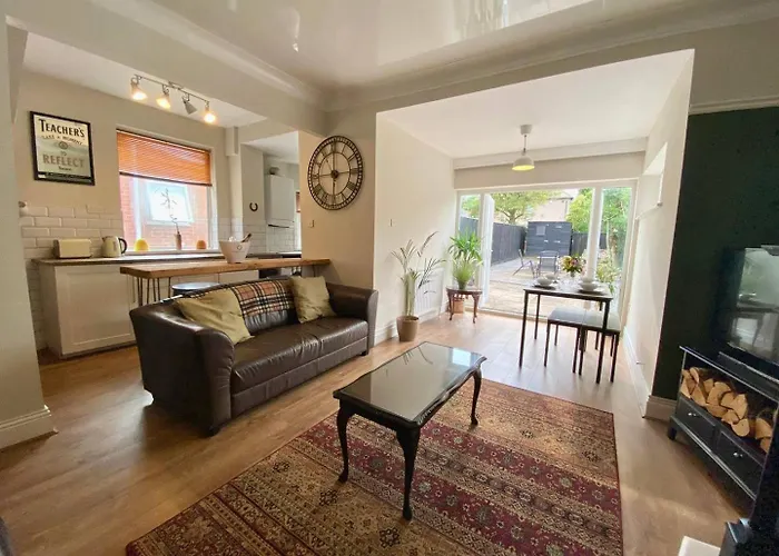 Spacious, Garden, Netflix, Near City